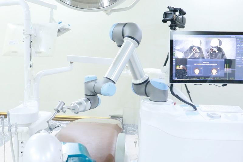 踔厉奋发，共赢未来——佳美口腔医院召开口腔手术机器人技术交流会