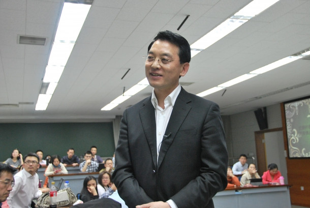 佳美口腔董事长刘佳做客清华分享创业之路